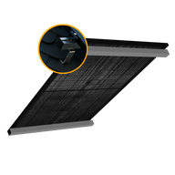 Montageset für ein Solarmodul auf einem Schieferdach, bestehend aus Dachhaken und Befestigungsschiene; Detailaufnahme zeigt den Dachhaken unterhalb der Schieferplatten zur sicheren Modulmontage.